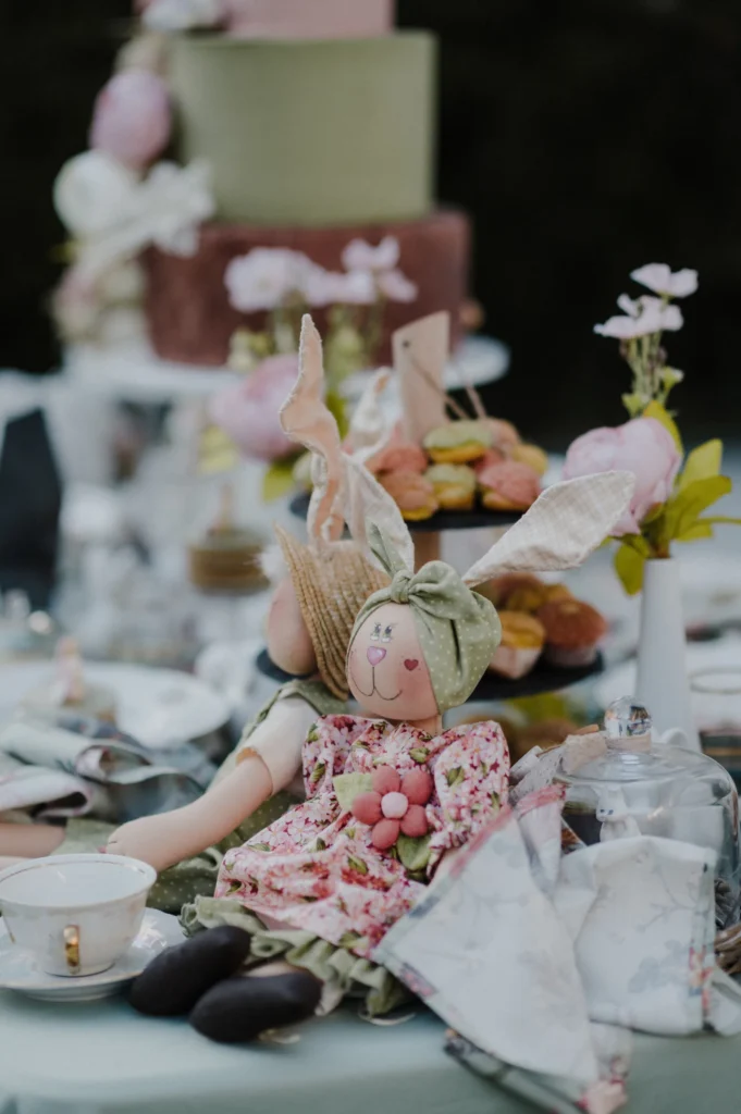 Alice in Wonderland costume ideas